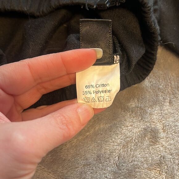 SHEIN Black Cropped Zip-Front Lightweight Top (S) - Picture 7 of 7